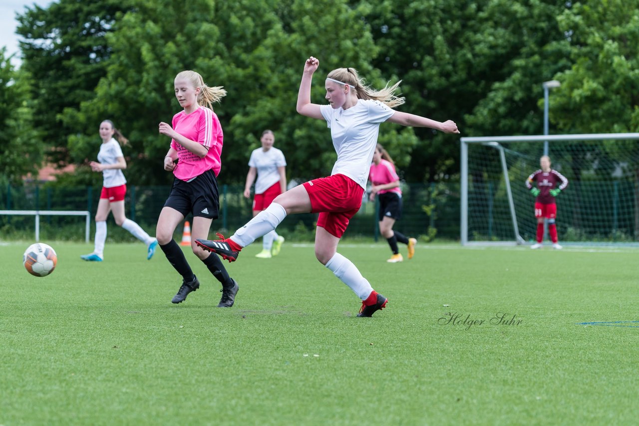 Bild 409 - wBJ SV Wahlstedt - SV Steinhorst/Labenz : Ergebnis: 0:1